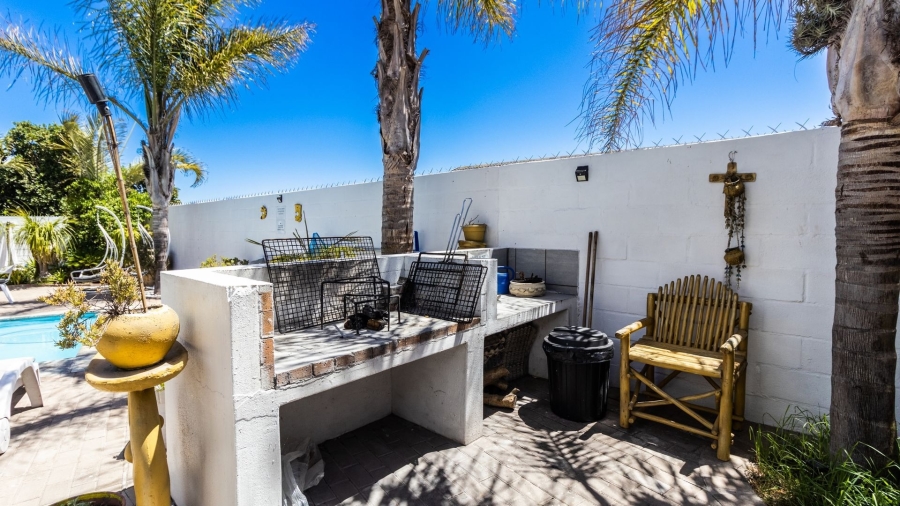 8 Bedroom Property for Sale in Country Club Western Cape